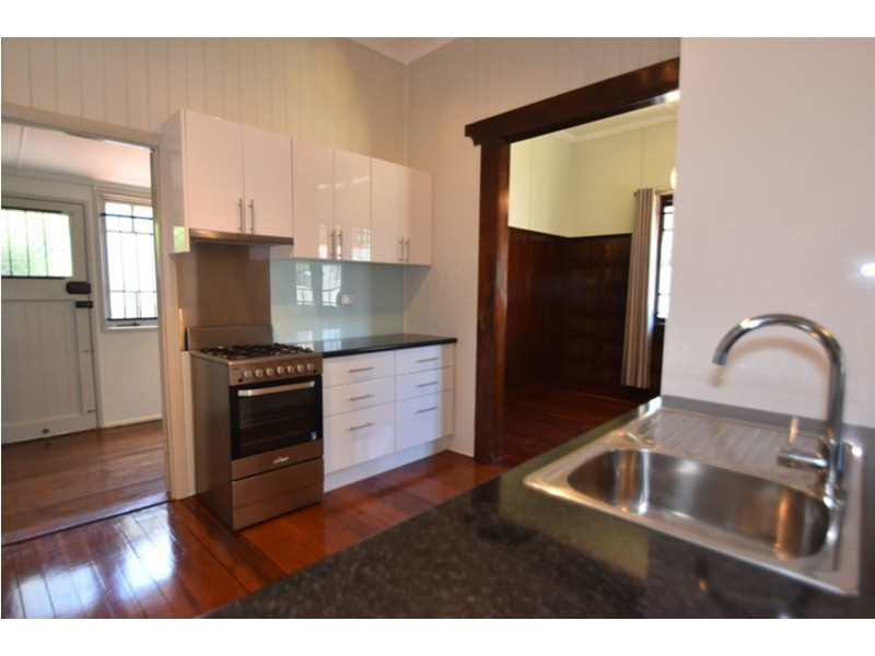 51 Mary Street, Mount Lofty QLD 4350