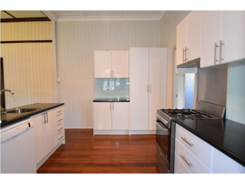 51 Mary Street, Mount Lofty QLD 4350