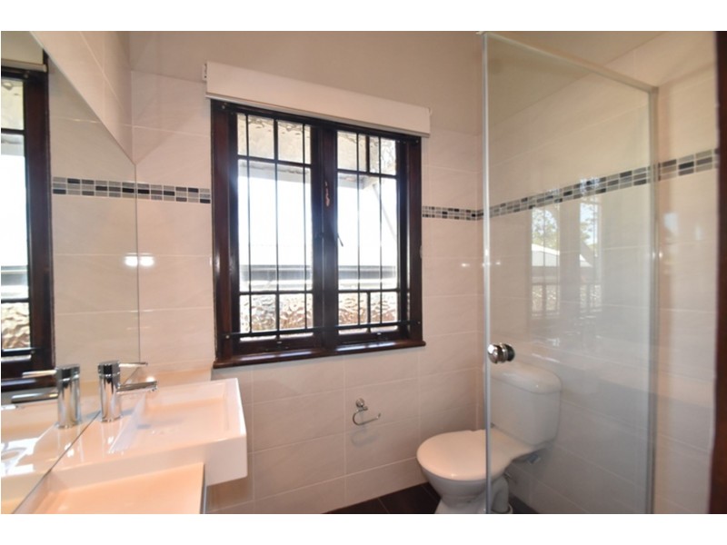 51 Mary Street, Mount Lofty QLD 4350