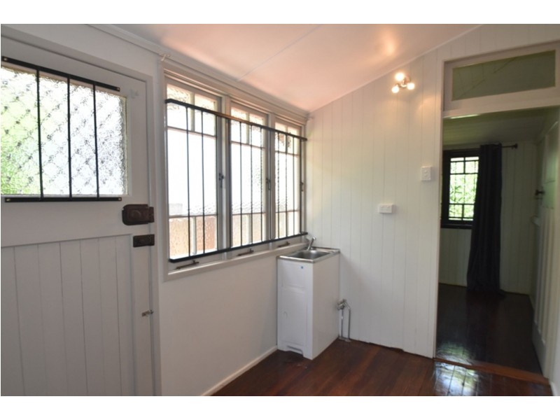 51 Mary Street, Mount Lofty QLD 4350