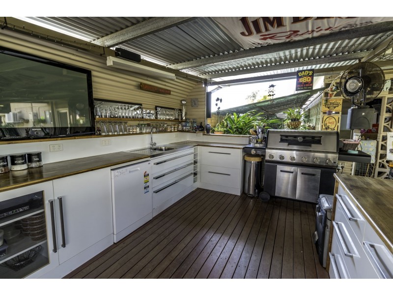 47 East Street, Mornington QLD 4825