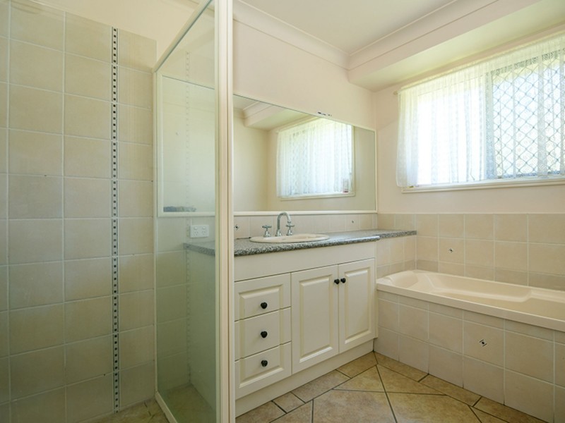 14B Barry Street, Mount Lofty QLD 4350