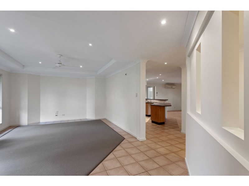 11 Scullin Street, Middle Ridge QLD 4350
