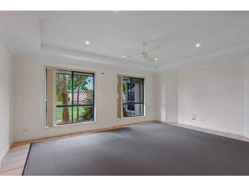 11 Scullin Street, Middle Ridge QLD 4350