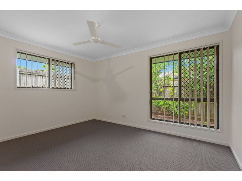 11 Scullin Street, Middle Ridge QLD 4350
