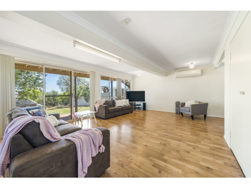 11 Gregory Street, Harlaxton QLD 4350