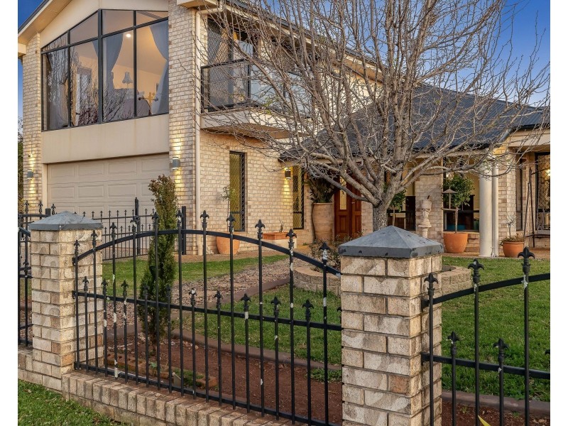 4 Weale Street, Mount Kynoch QLD 4350