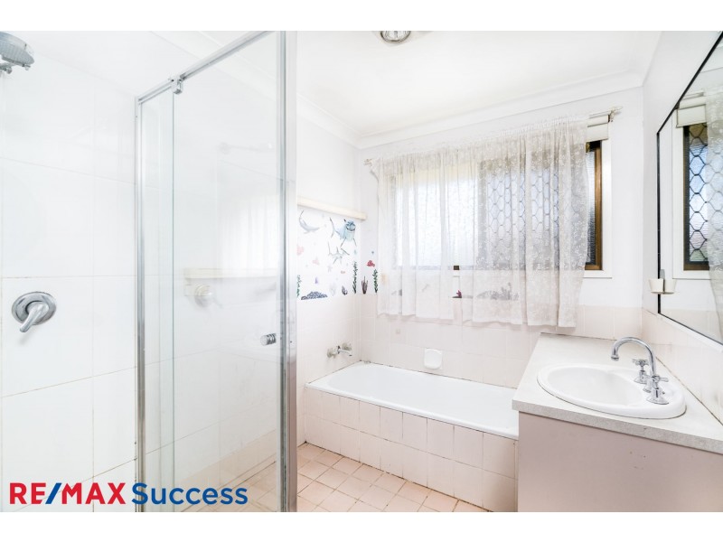 579 Greenwattle  St, Glenvale QLD 4350