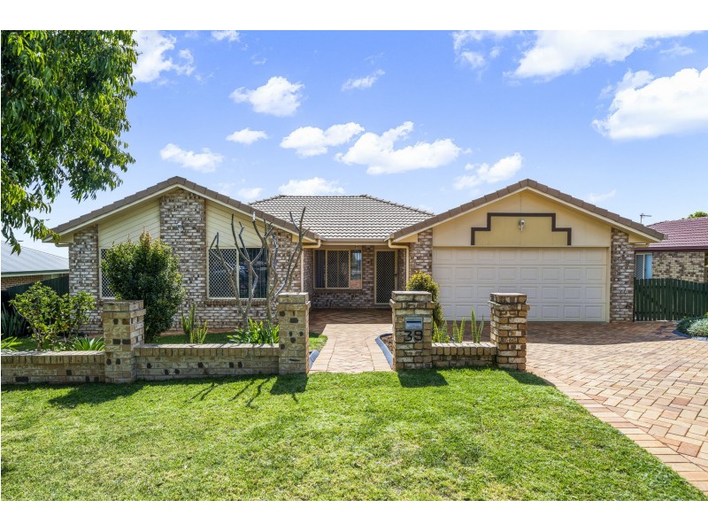 39 Dalzell Crescent, Darling Heights QLD 4350
