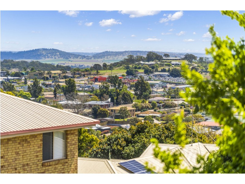 39 Dalzell Crescent, Darling Heights QLD 4350