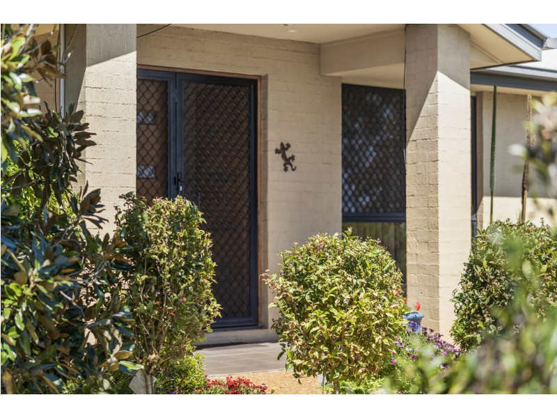 1 Prospect Terrace, Highfields QLD 4352