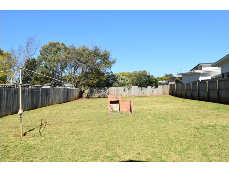 26 Swallow Court, Newtown QLD 4350