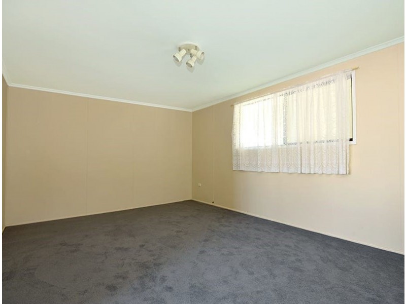 102 Main Street, Westbrook QLD 4350