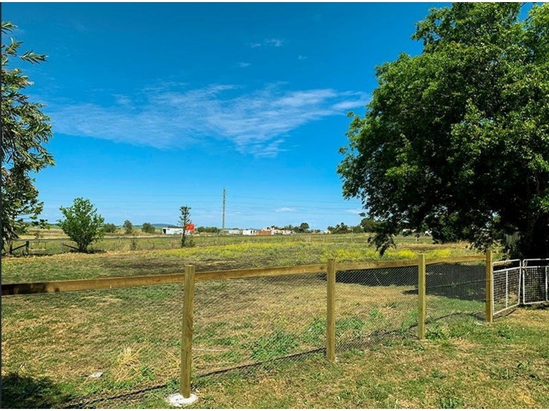 102 Main Street, Westbrook QLD 4350