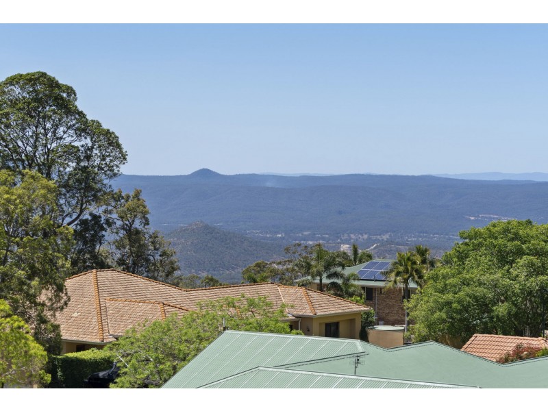 3 Grasmere Court, Mount Lofty QLD 4350