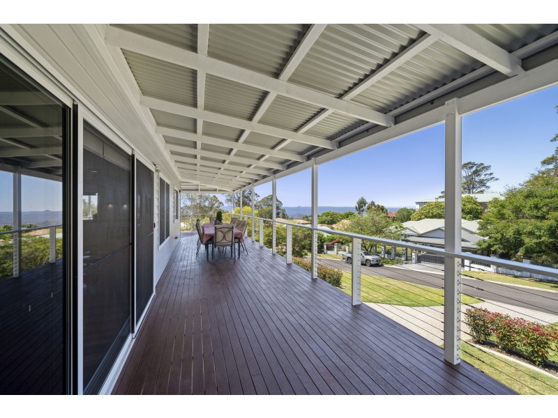 3 Grasmere Court, Mount Lofty QLD 4350