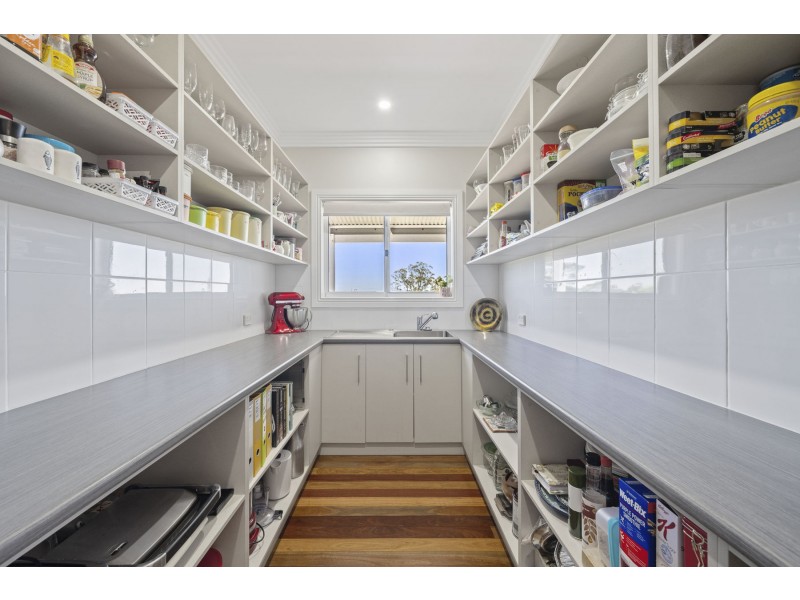 3 Grasmere Court, Mount Lofty QLD 4350