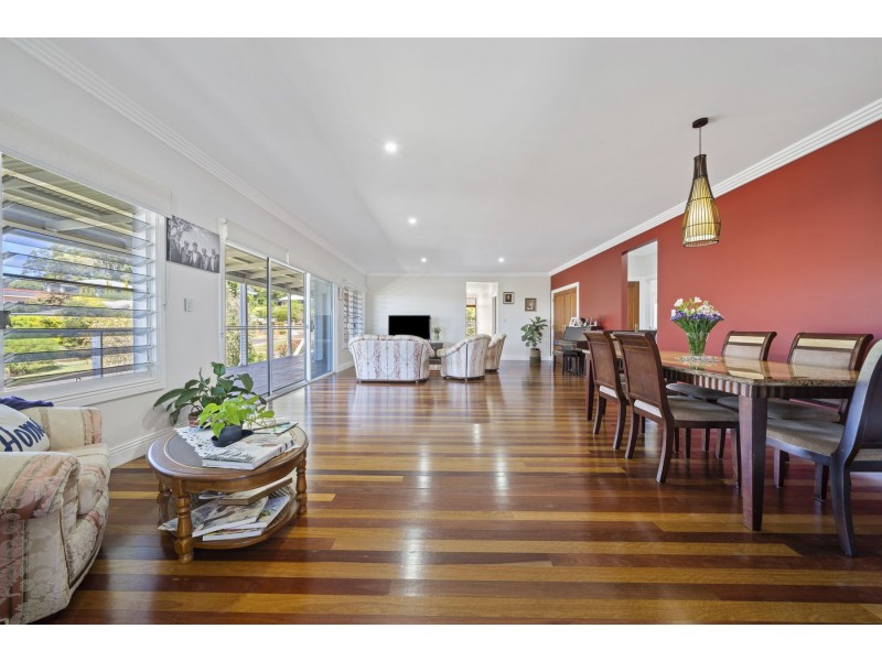 3 Grasmere Court, Mount Lofty QLD 4350