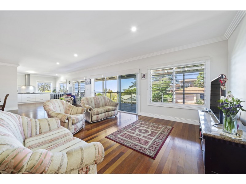 3 Grasmere Court, Mount Lofty QLD 4350