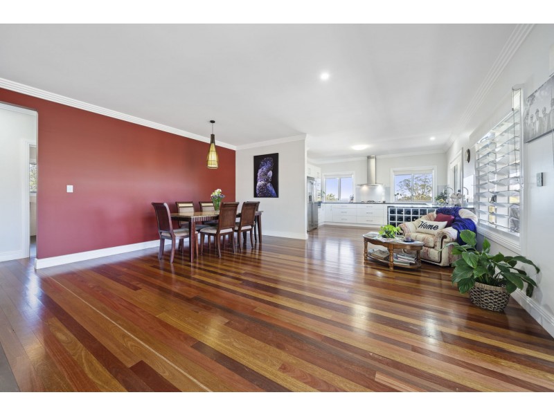 3 Grasmere Court, Mount Lofty QLD 4350