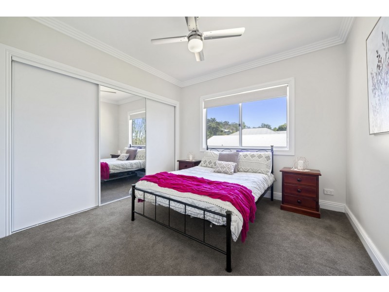 3 Grasmere Court, Mount Lofty QLD 4350
