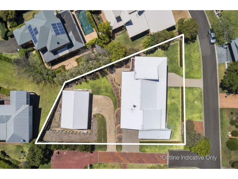 3 Grasmere Court, Mount Lofty QLD 4350