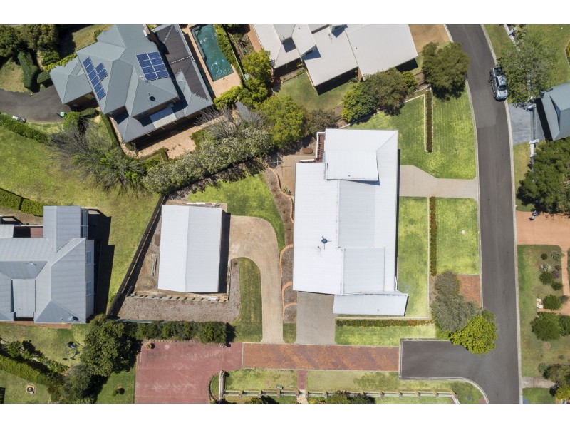 3 Grasmere Court, Mount Lofty QLD 4350
