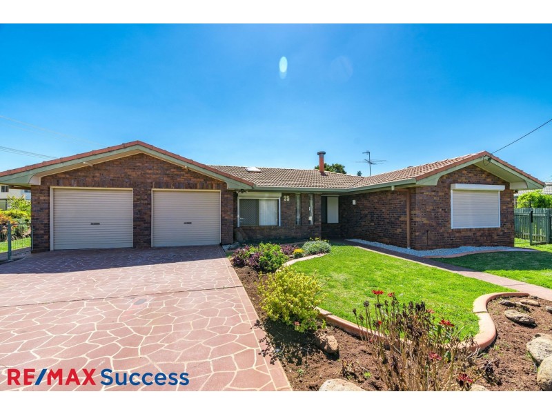 25 Regent Street, Darling Heights QLD 4350