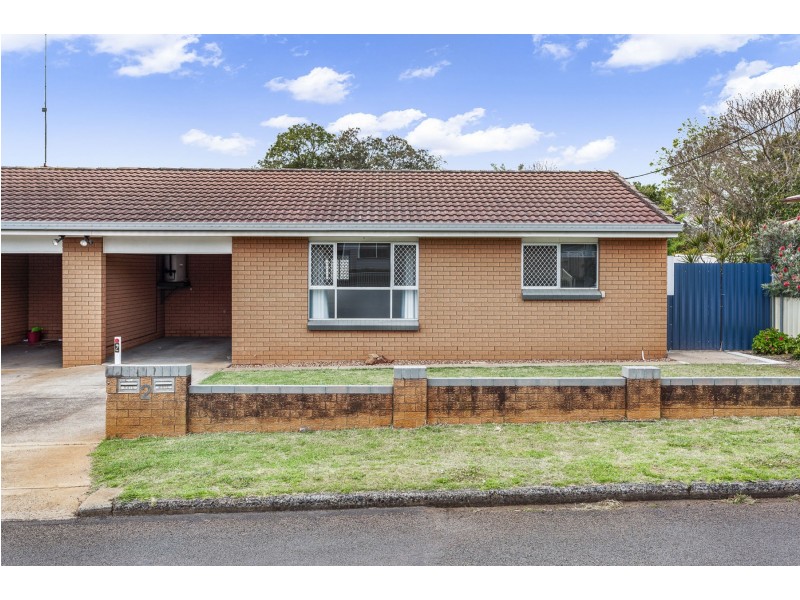 2/2 Doncaster Street, Newtown QLD 4350