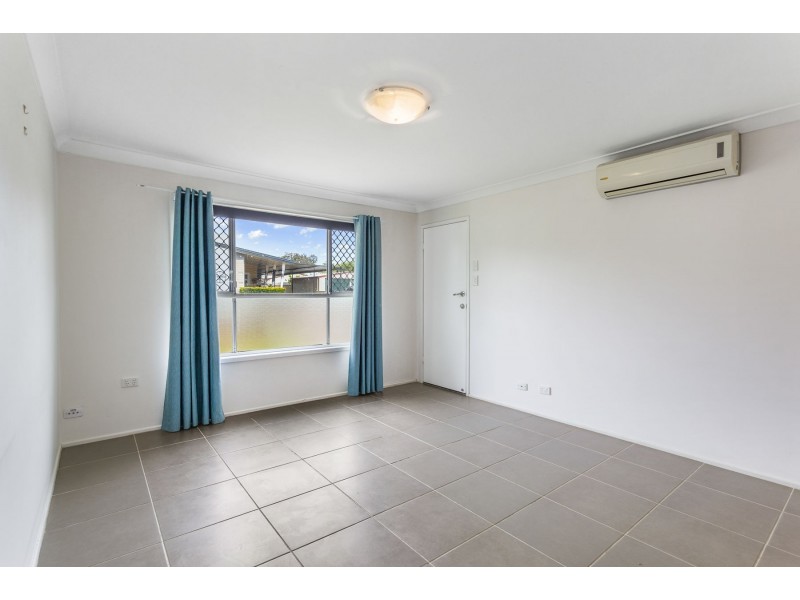 2/2 Doncaster Street, Newtown QLD 4350