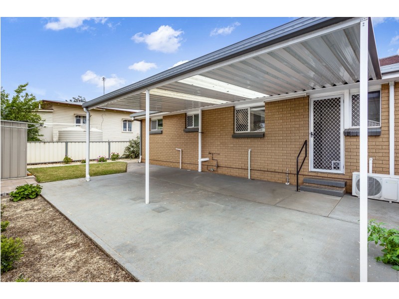 2/2 Doncaster Street, Newtown QLD 4350