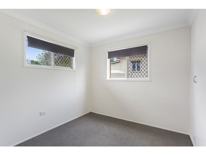 2/2 Doncaster Street, Newtown QLD 4350