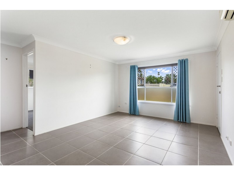 2/2 Doncaster Street, Newtown QLD 4350