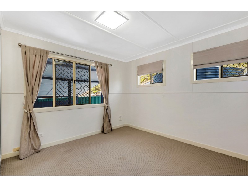 16 Erbacher Street, Centenary Heights QLD 4350