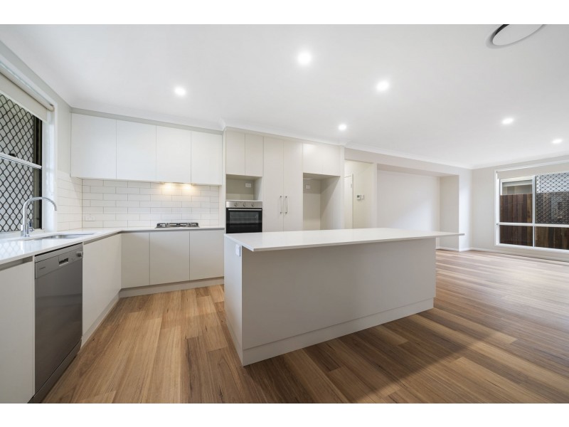 2/3 McGrory Street, Kearneys Spring QLD 4350