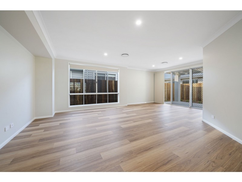 2/3 McGrory Street, Kearneys Spring QLD 4350