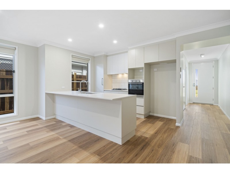 2/3 McGrory Street, Kearneys Spring QLD 4350