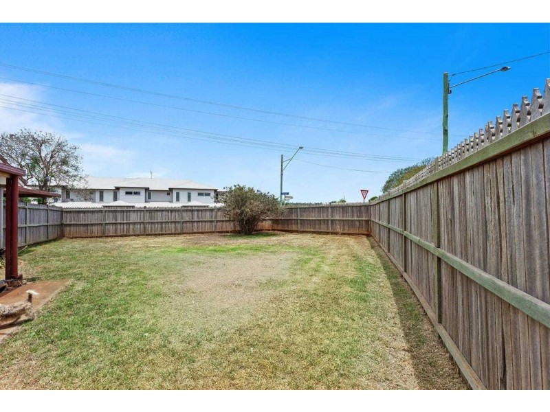 477 West Street, Darling Heights QLD 4350