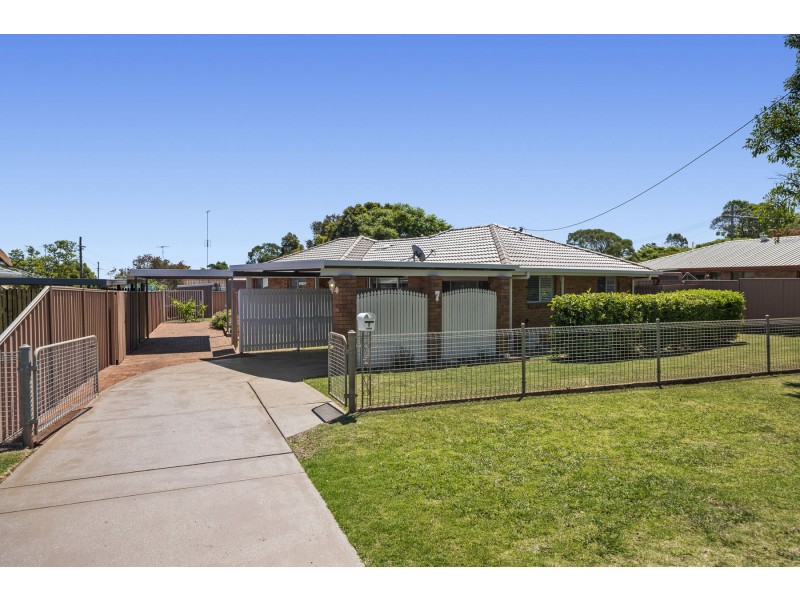 7 Gibson Street, Wilsonton QLD 4350