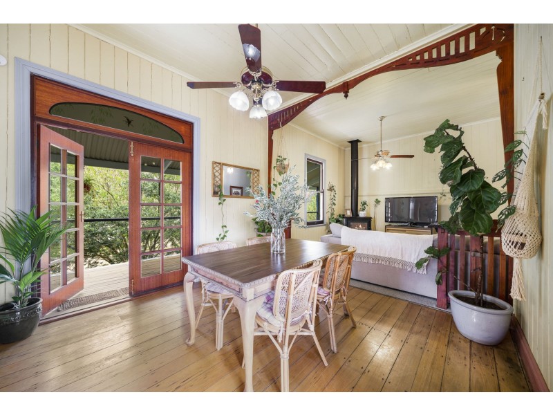 127 Koreelah Street, Upper Lockyer QLD 4352