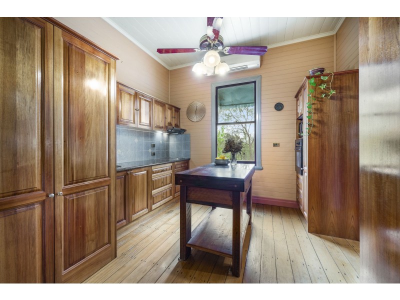 127 Koreelah Street, Upper Lockyer QLD 4352