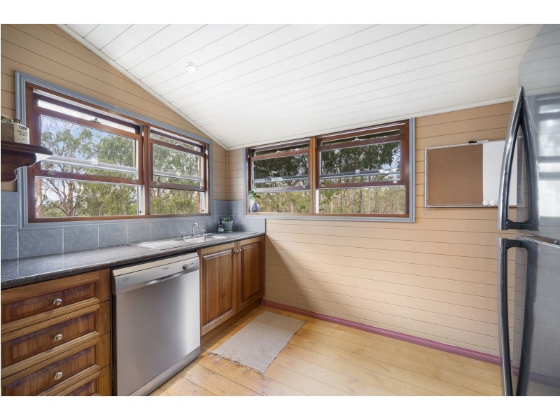 127 Koreelah Street, Upper Lockyer QLD 4352