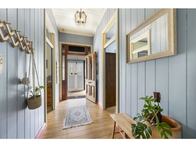 127 Koreelah Street, Upper Lockyer QLD 4352