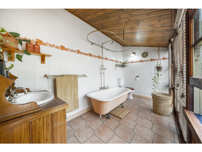 127 Koreelah Street, Upper Lockyer QLD 4352