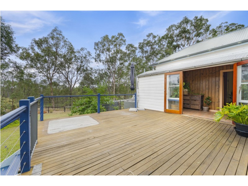 127 Koreelah Street, Upper Lockyer QLD 4352