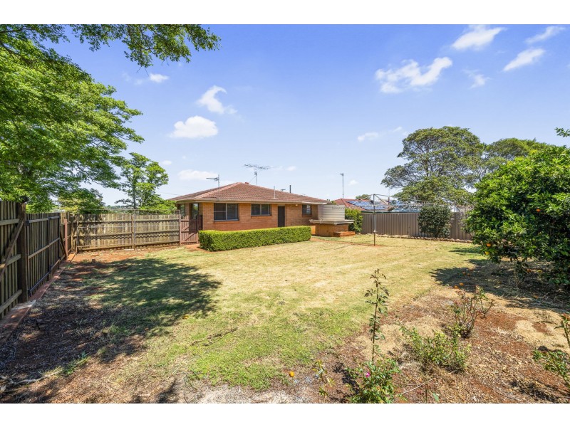 7 Richmond Drive, Wilsonton QLD 4350