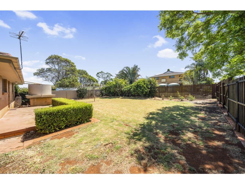 7 Richmond Drive, Wilsonton QLD 4350