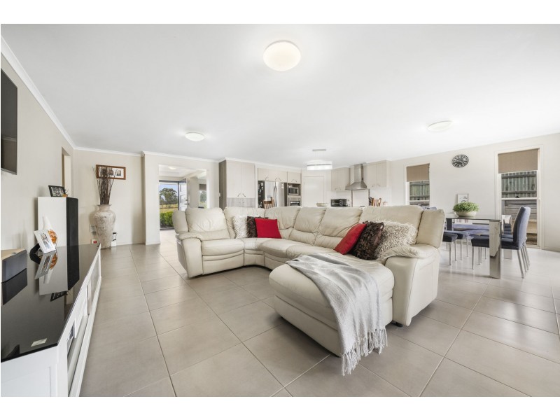 22 Shoesmith Road, Westbrook QLD 4350