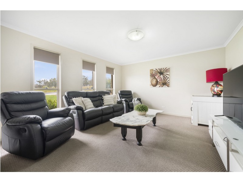22 Shoesmith Road, Westbrook QLD 4350
