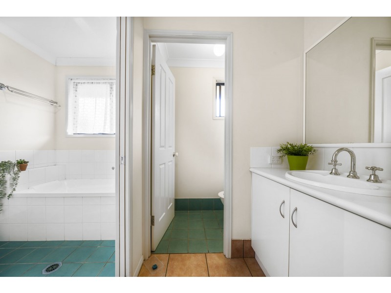 12 Rogers Drive, Highfields QLD 4352